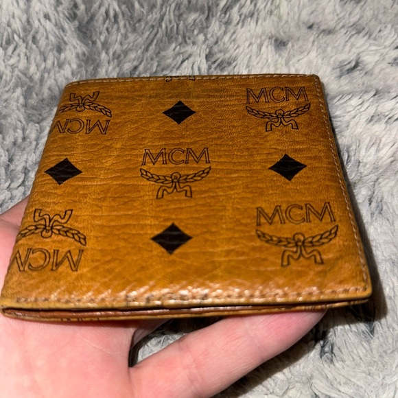 Men’s or Women’s MCM Visetos Bi-Fold Wallet! Preloved condition vintage piece!